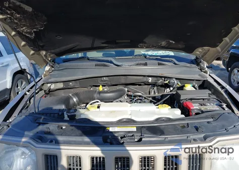 2011 Jeep Liberty Sport from USA, damaged, VIN 1J4PN2GK4BW525110